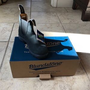 BNWT Blundstone Boots